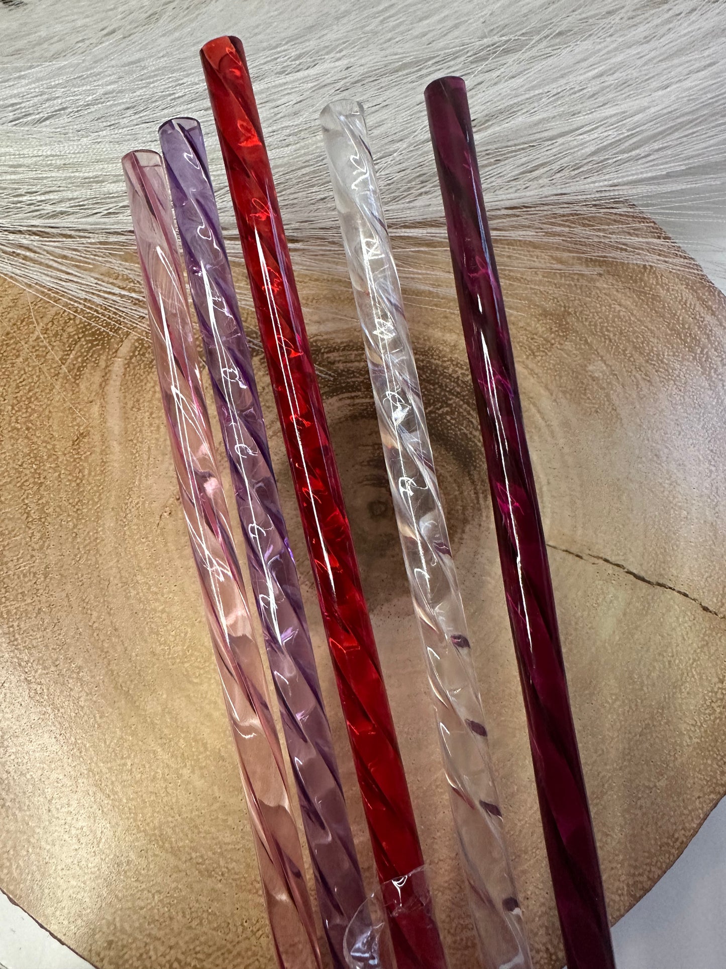 Crystal effect twisted snowglobe straws